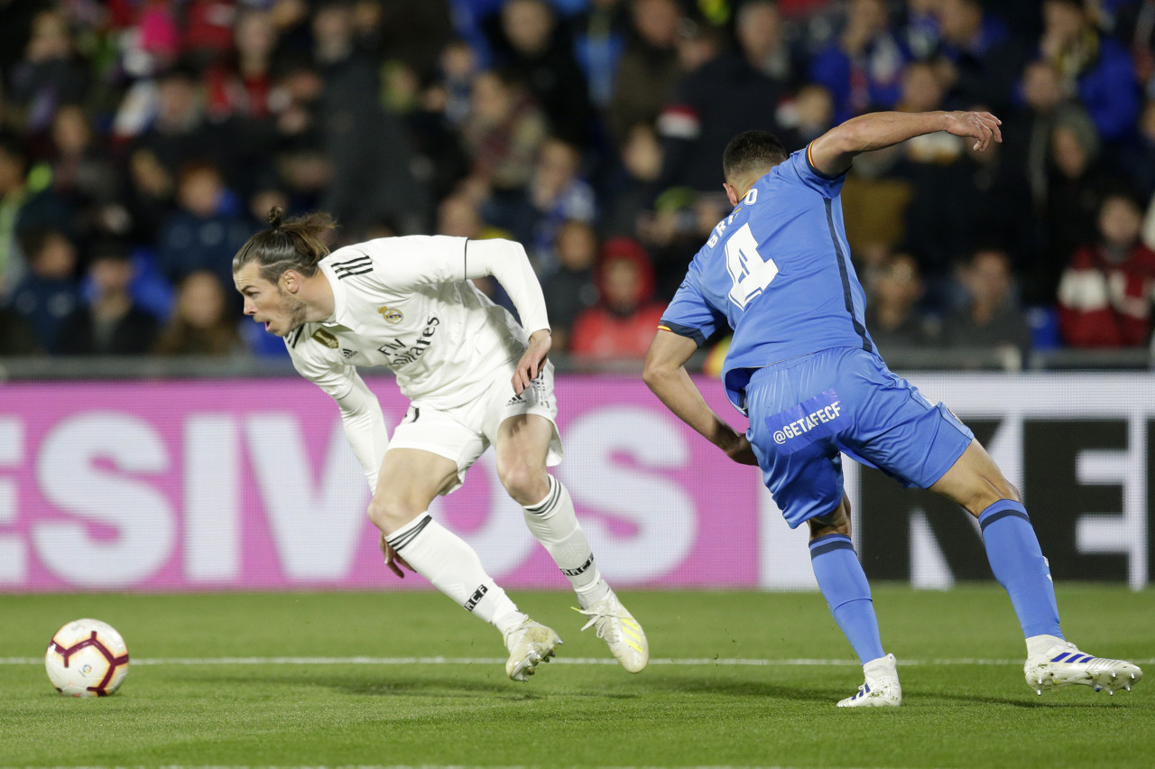 贝博登录 -荷甲倒计时，阿斯顿维拉冲刺阶段临场应变，细节引发关注，管理层满意，更衣室氛围转暖(阿斯顿维拉vs利物浦集锦)