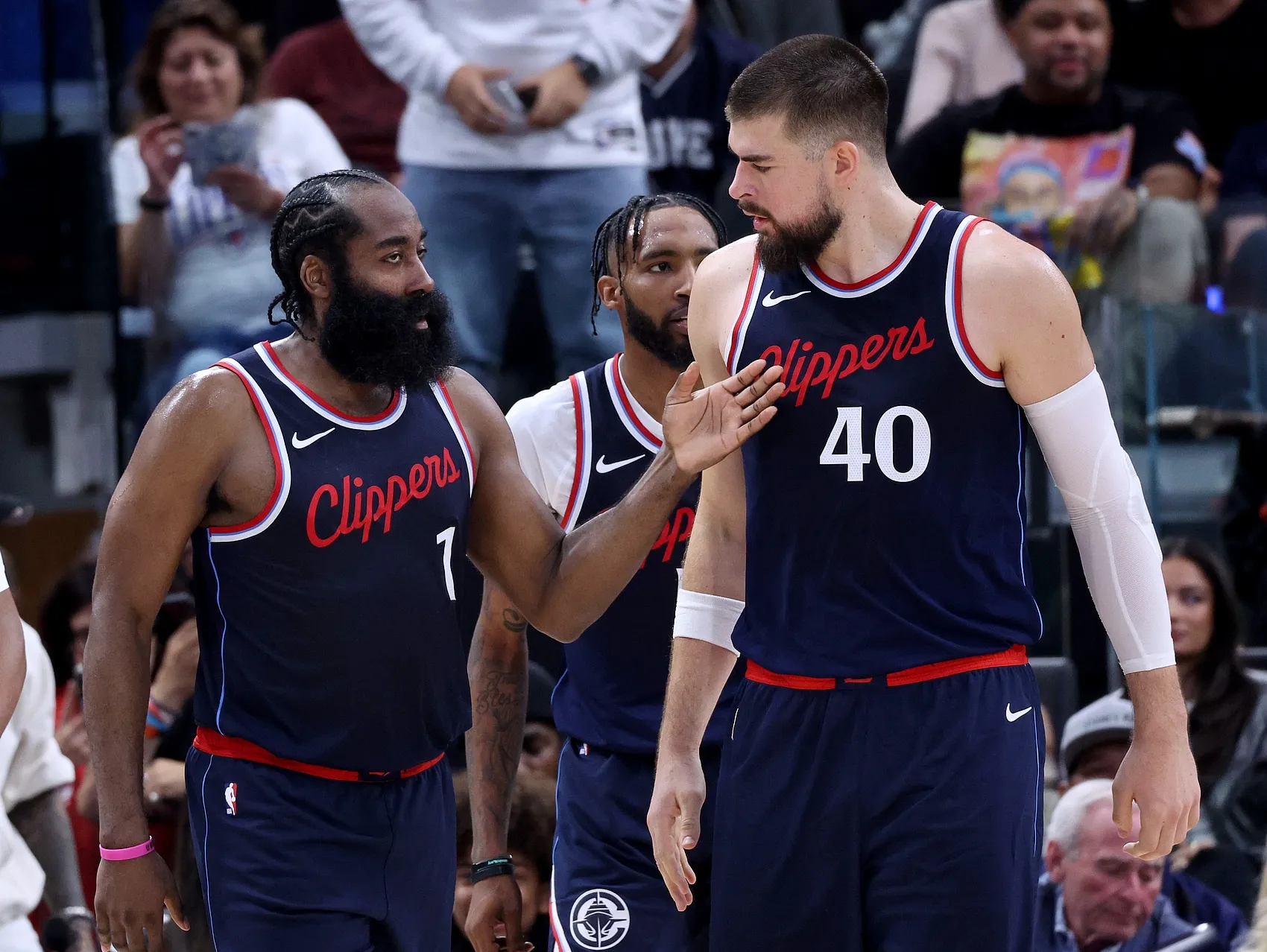 贝博网站 -洛杉矶快船迎CBA常规赛关键赛，关键时刻绝杀压哨，气氛紧张，球队文化再被提及的简单介绍