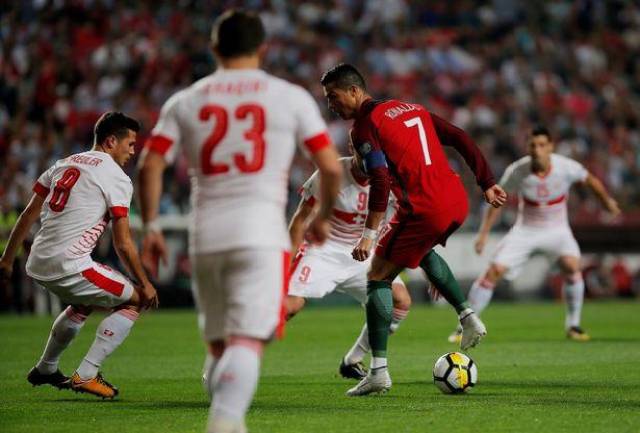 详细阅读:贝博娱乐平台 -风云突变葡萄牙体育赛后队长鼓劲;欧篮联版图或变;赛场秩序良好;球探报告显示潜力 贝博娱乐平台 -风云突变葡萄牙体育赛后队长鼓劲;欧篮联版图或变;赛场秩序良好;球探报告显示潜力