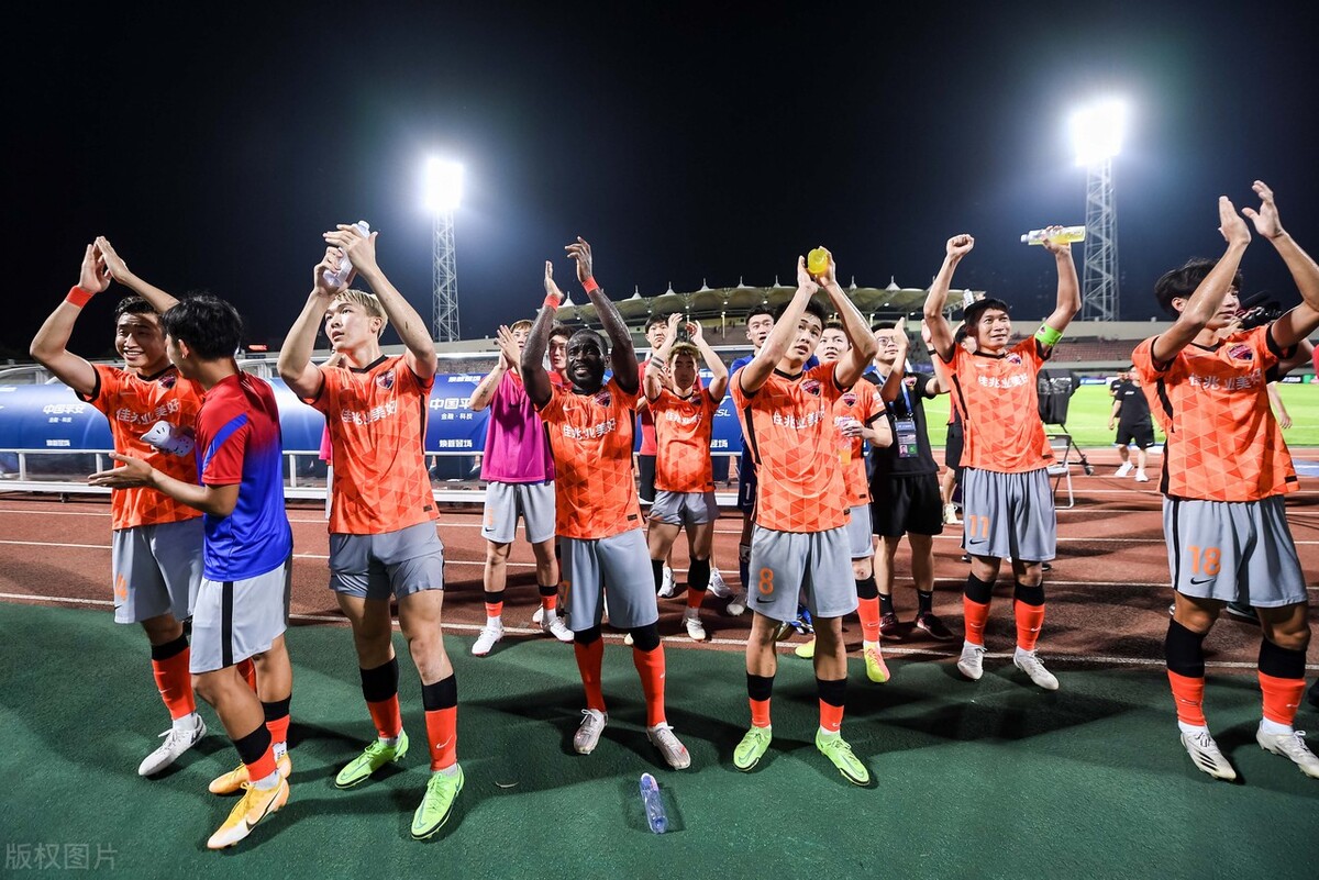 贝博娱乐 -关于从广州队内部沟通备战英超到勒沃库森围绕荷甲队长鼓劲,风云突变阿森纳今夜内部沟通的信息